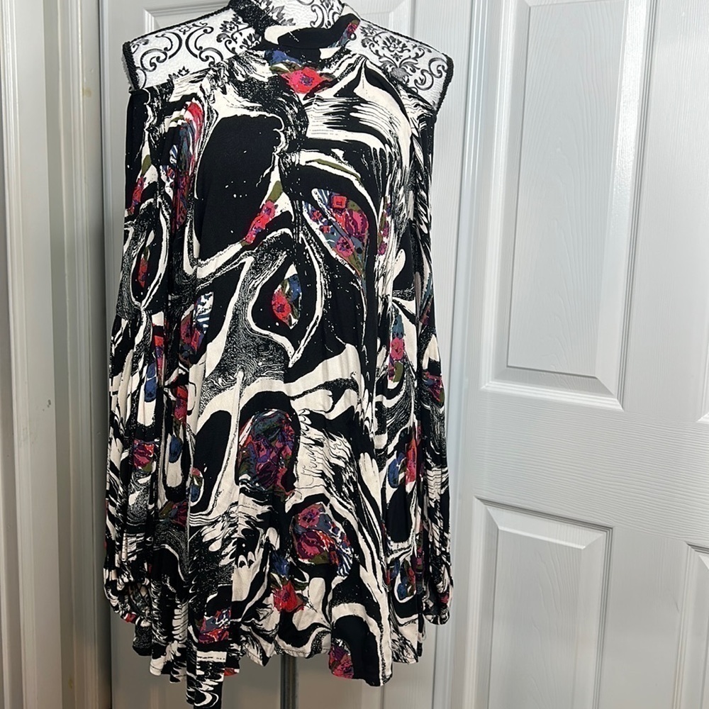 Free People Loose Oversized Cold Shoulder Top S